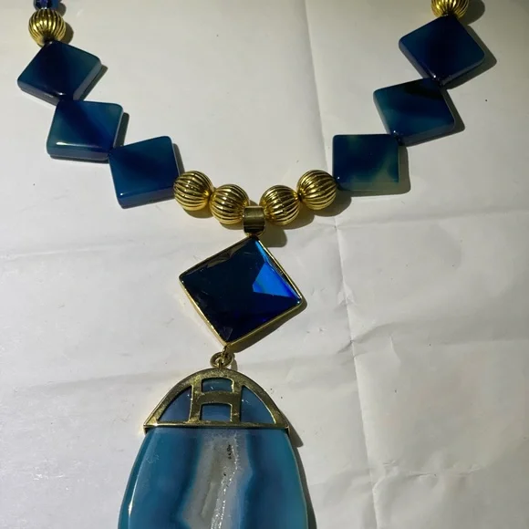 Agate stone and Swarovski necklace - Picture 3 of 3